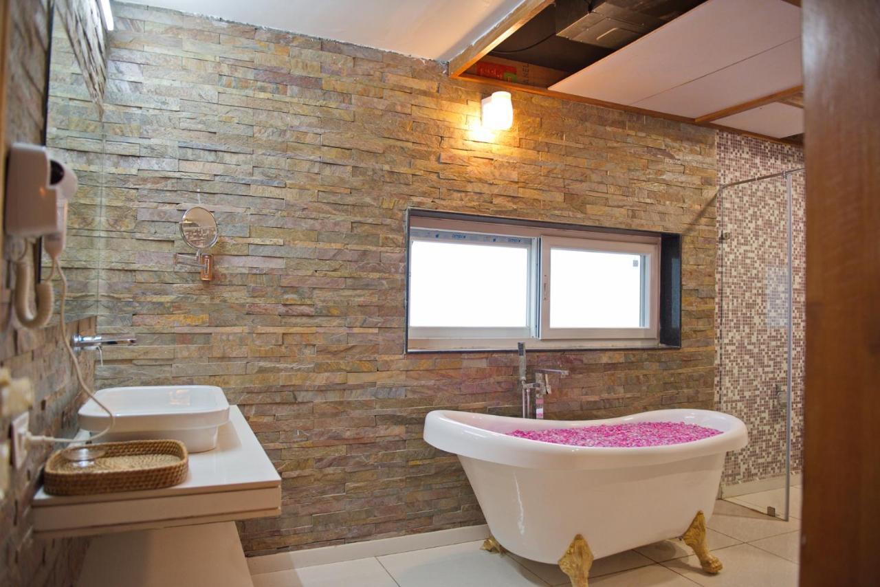 Wild Rose Resort & Spa Pushkar Buitenkant foto