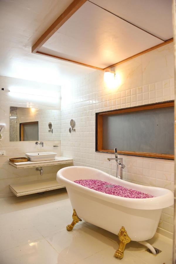 Wild Rose Resort & Spa Pushkar Buitenkant foto